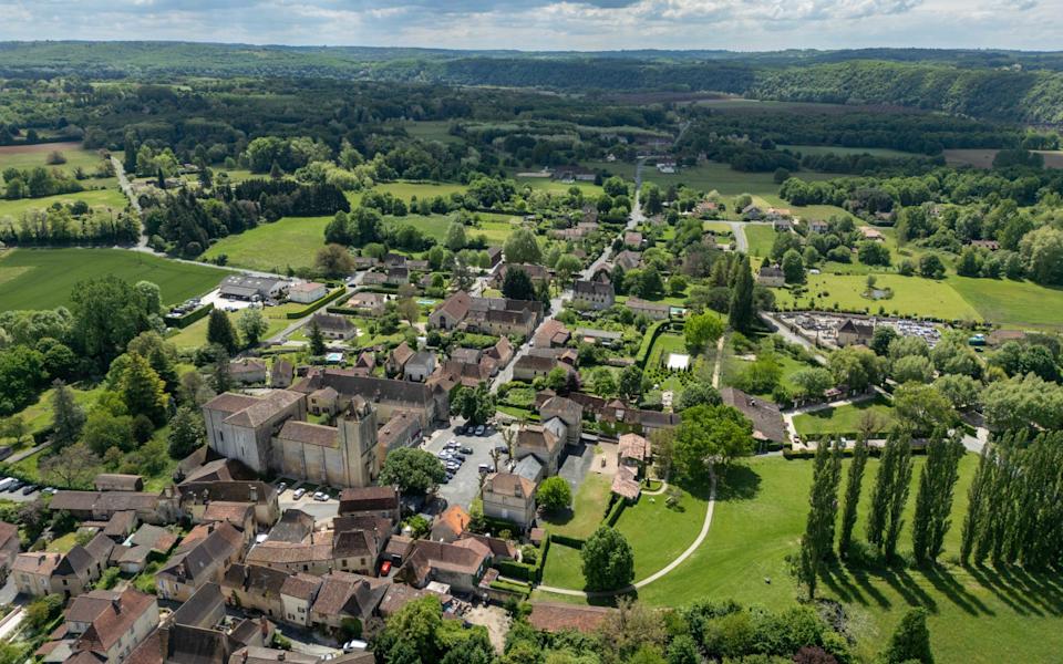 Mrs Carter was found stabbed outside her guest house in the French village of Trémolat, east of Bordeaux